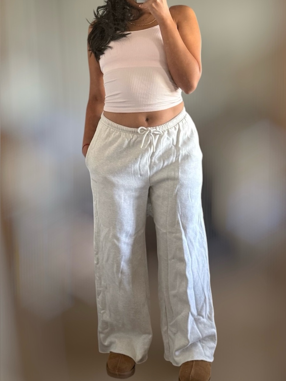 Aritzia Cozy Sweatfleece Mega Flutter sweatpants in Heather oatmeal
